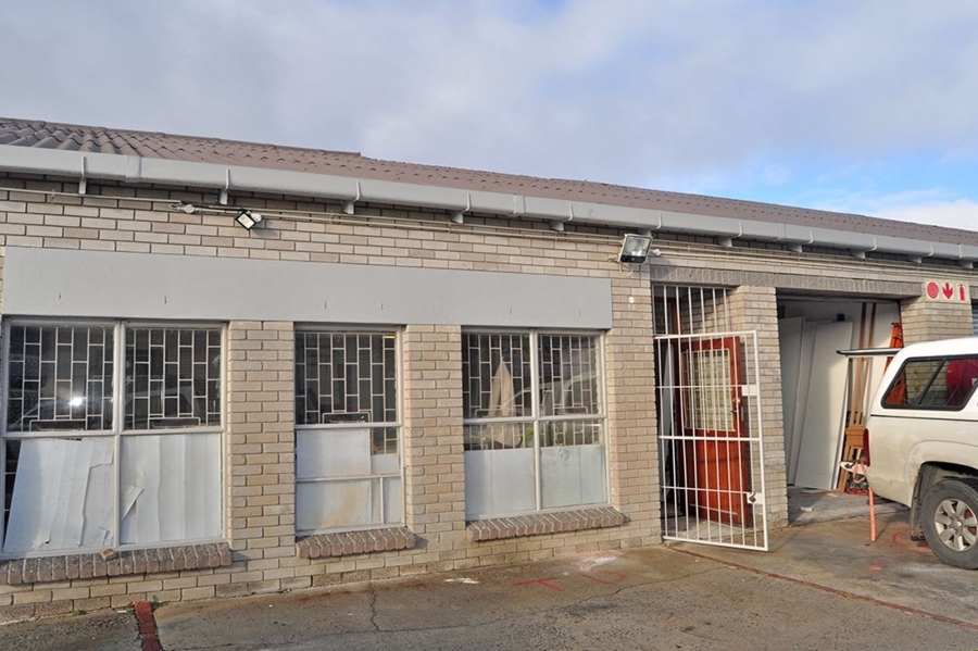 To Let commercial Property for Rent in Maitland Western Cape